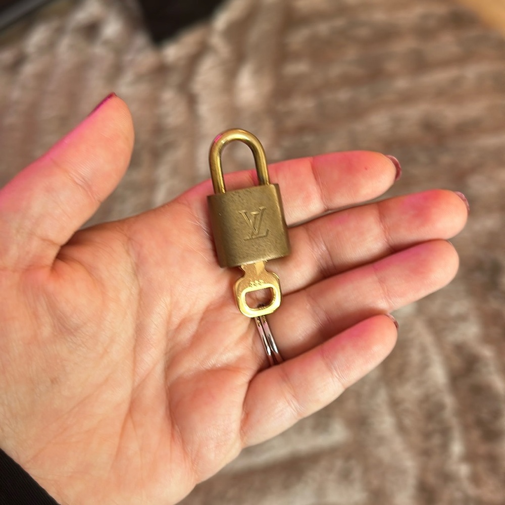 LV Lock And Key Shows Signs Of Wear